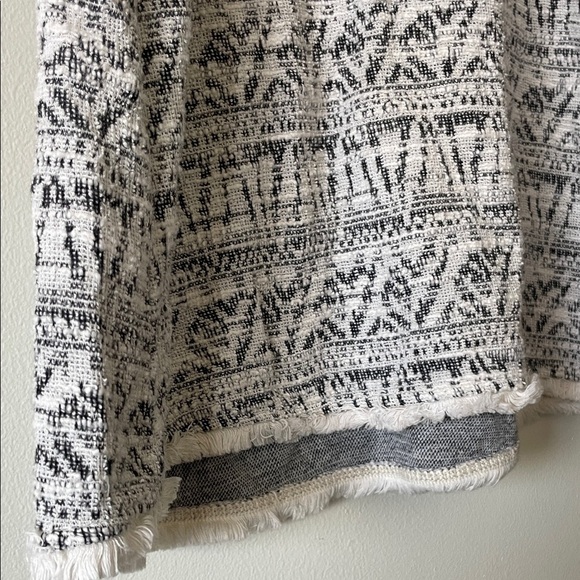 W5 Monochrome Geometric Tank Top - Picture 2 of 11